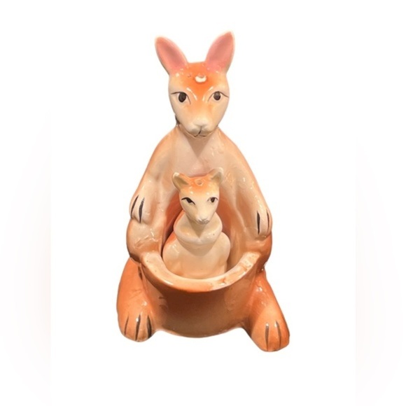 Kangaroo Mom & Baby Joey Salt & Pepper Shaker Set VGVC Vintage - Picture 1 of 11
